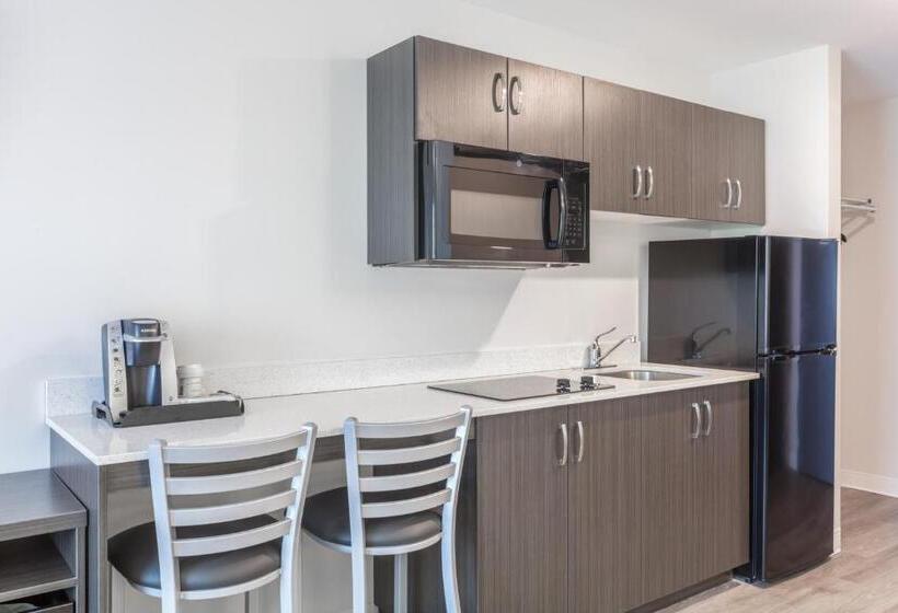 キングサイズベッドのスタンダードルーム, Super 8 By Wyndham Winnipeg East Mb