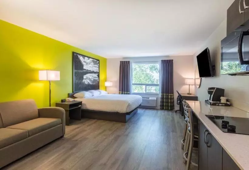 اتاق استاندارد با تخت بزرگ برای معلولان, Super 8 By Wyndham Winnipeg East Mb