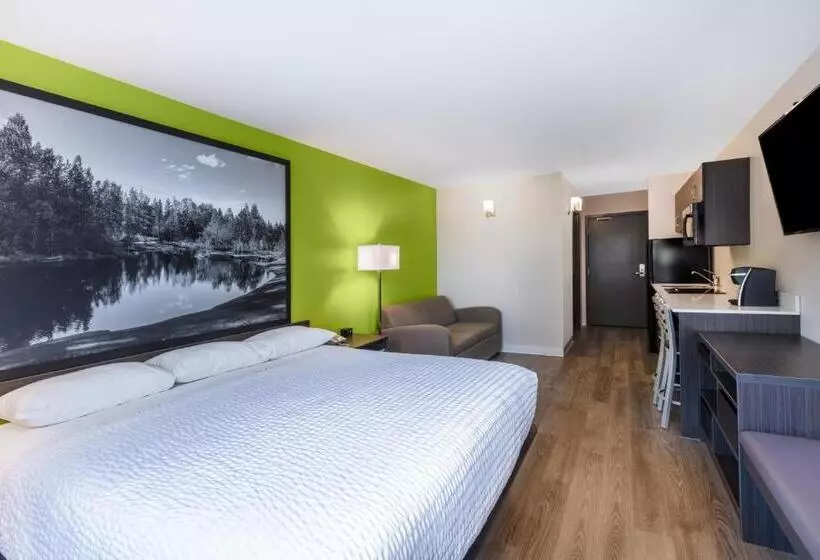 اتاق استاندارد با تخت بزرگ برای معلولان, Super 8 By Wyndham Winnipeg East Mb