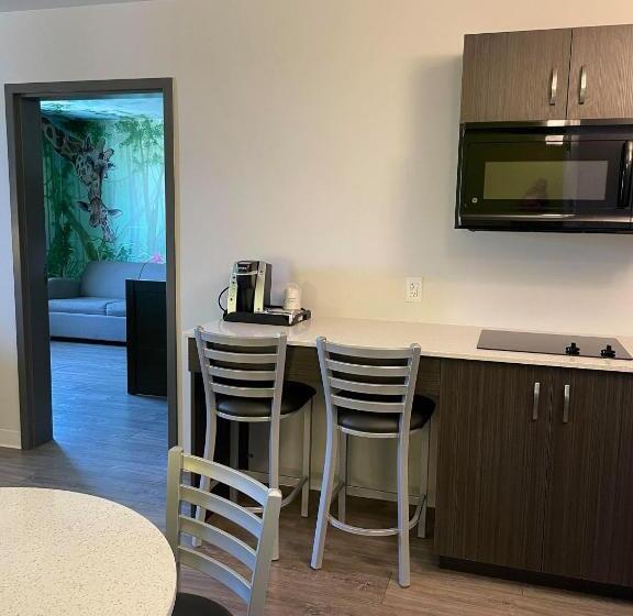 1ベッドルームアパートメント, Super 8 By Wyndham Winnipeg East Mb