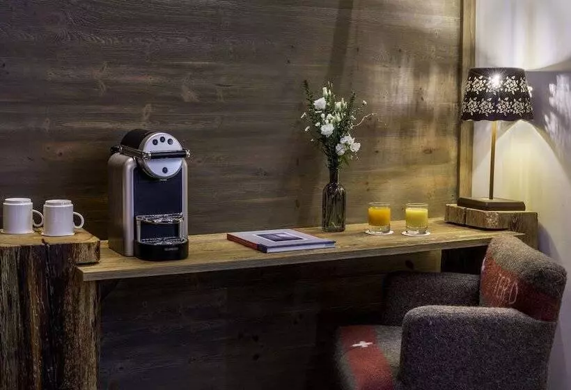 Executive Triple, Edelweiss Manotel