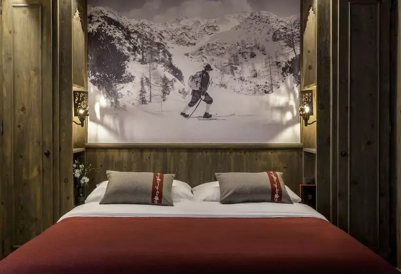Superior Room, Edelweiss Manotel