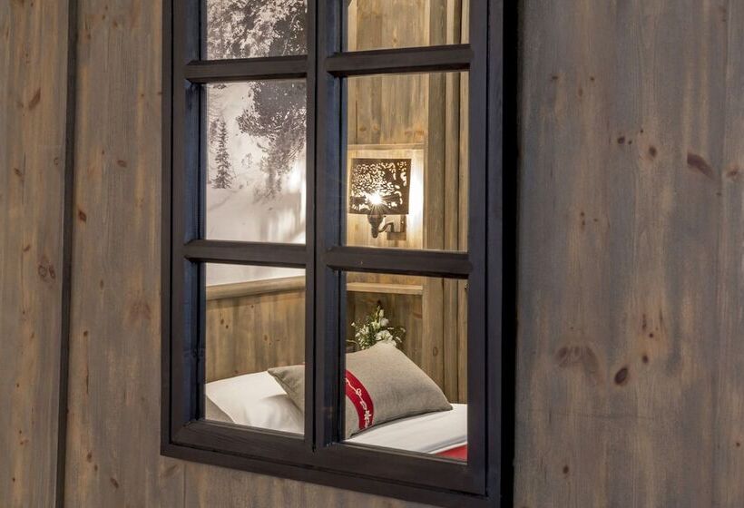 Superior-huone, Edelweiss Manotel