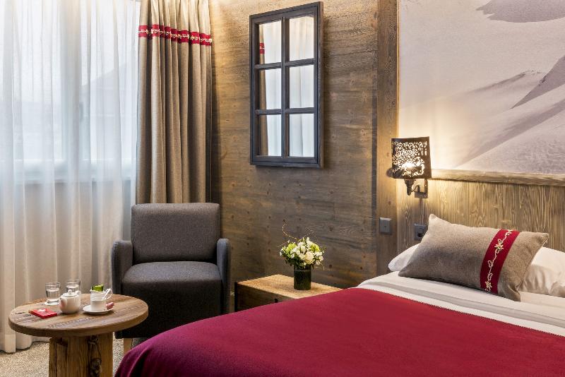 Standard Room, Edelweiss Manotel