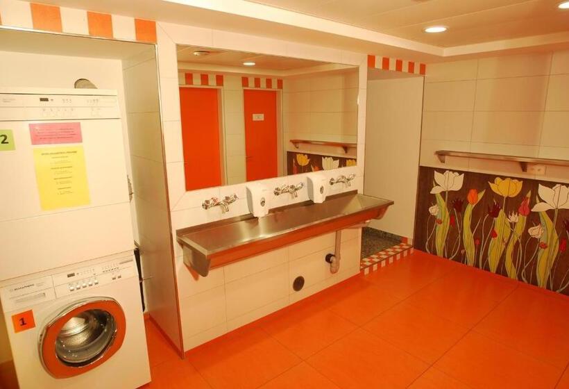 تختخواب در اتاق مشترک, &hostel Montarina