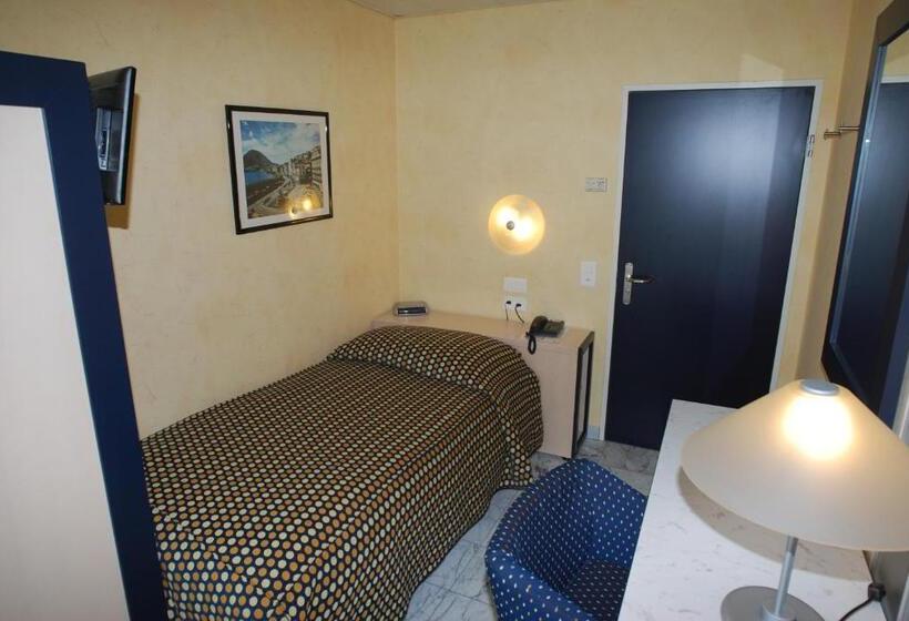 اتاق استاندارد یک نفره, &hostel Montarina