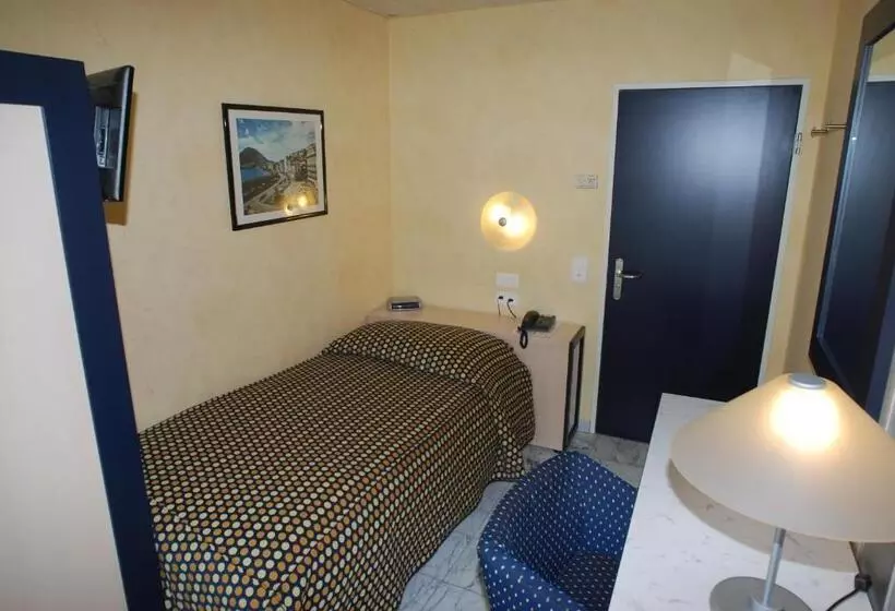 اتاق استاندارد یک نفره, &hostel Montarina
