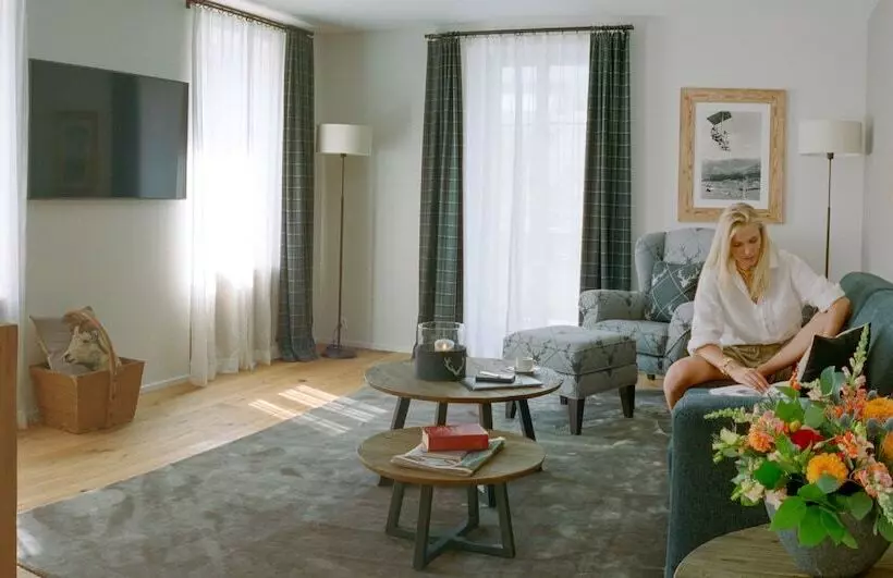 Suite, Adula
