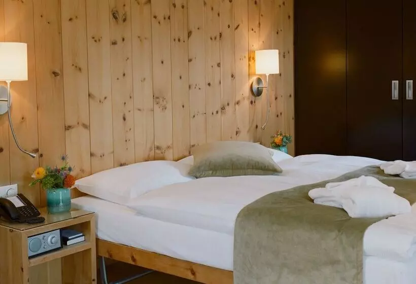 Quarto Estandar com Sacada, Adula