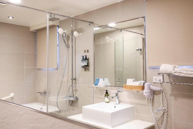 غرفة ديلوكس, Adula