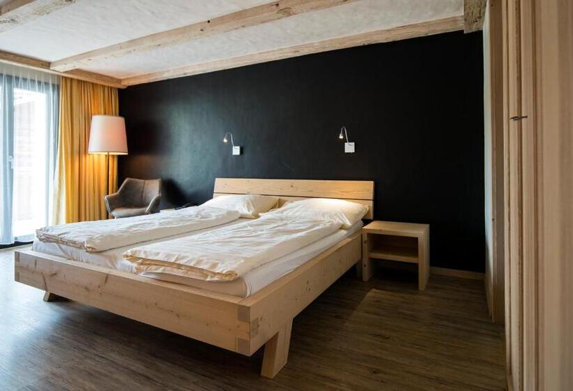 スタンダードルーム, Alphorn