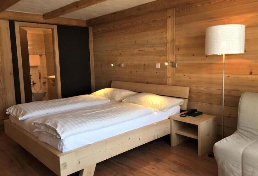 コンフォートルーム, Alphorn