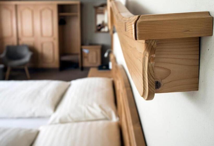 ドゥプレックスルーム, Alphorn