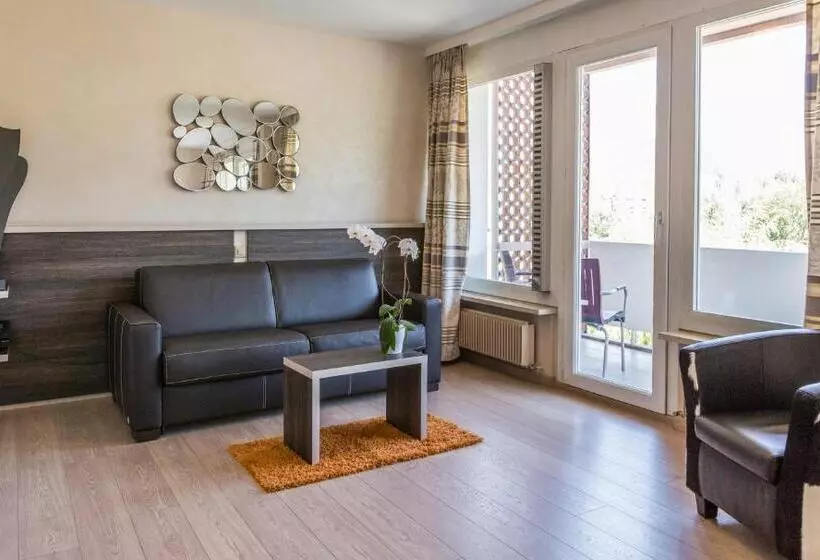 Suite Junior, Castel