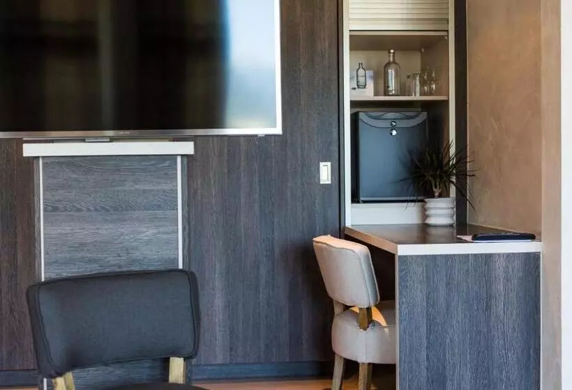 Suite Junior, Castel