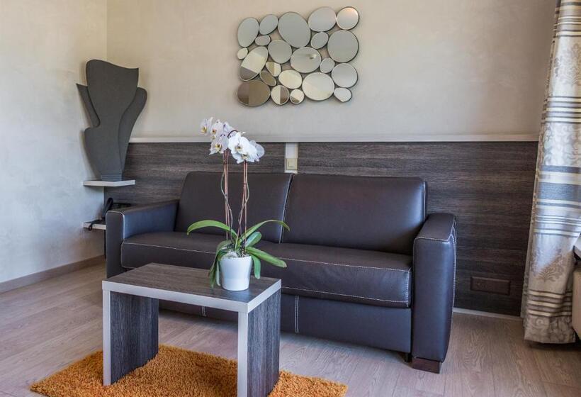 Полулюкс, Castel