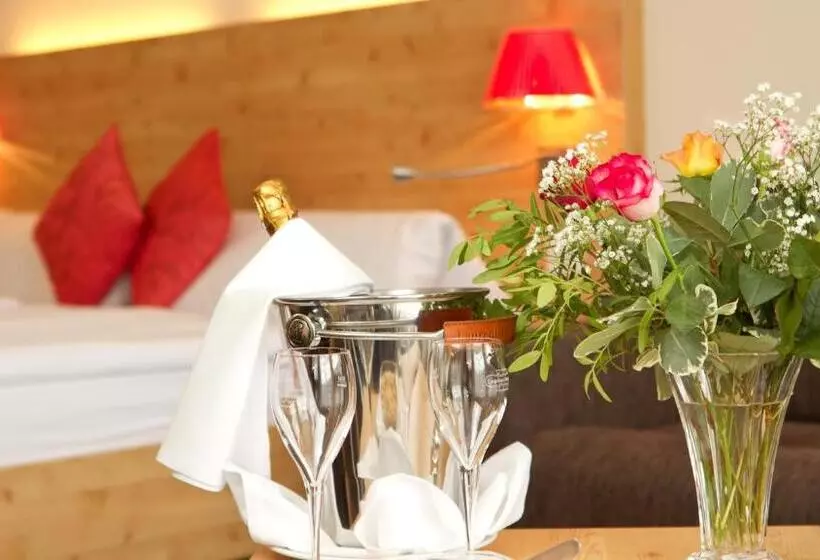 اتاق سوپریور با بالکن, Central Sporthotel Davos