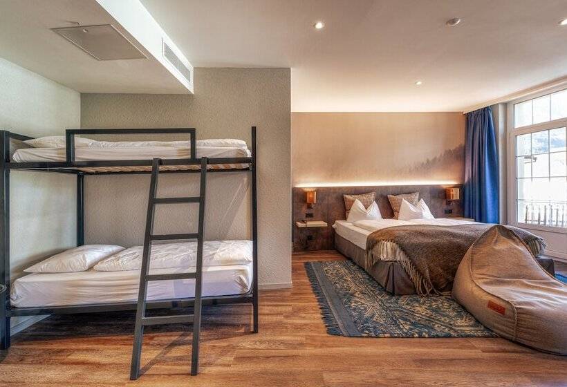 ファミリールーム, The Hey Hotel