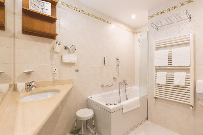 スーペリアールーム, Delfino Lugano