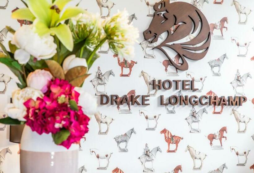 اتاق پرمیوم, Drake Longchamp