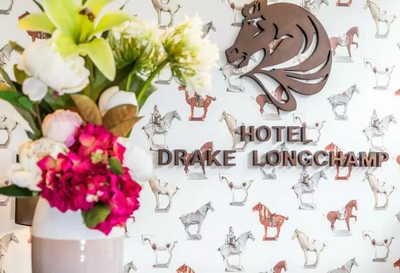 اتاق پرمیوم, Drake Longchamp