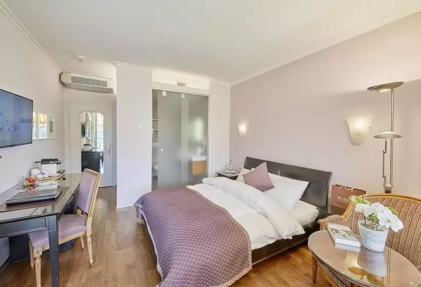 Basic Room, Eden Spiez