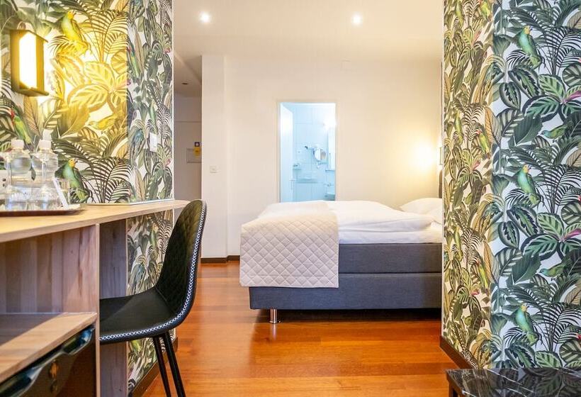 스탠다드 룸, Europe