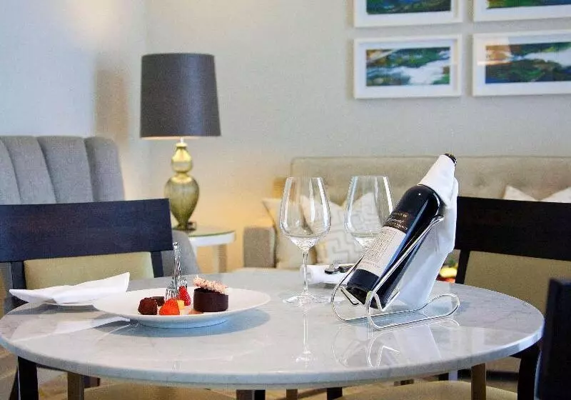 Suite with lake view, Fairmont Le Montreux Palace