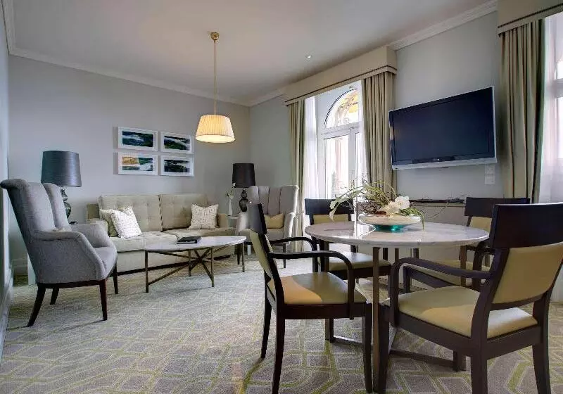 Suite with lake view, Fairmont Le Montreux Palace