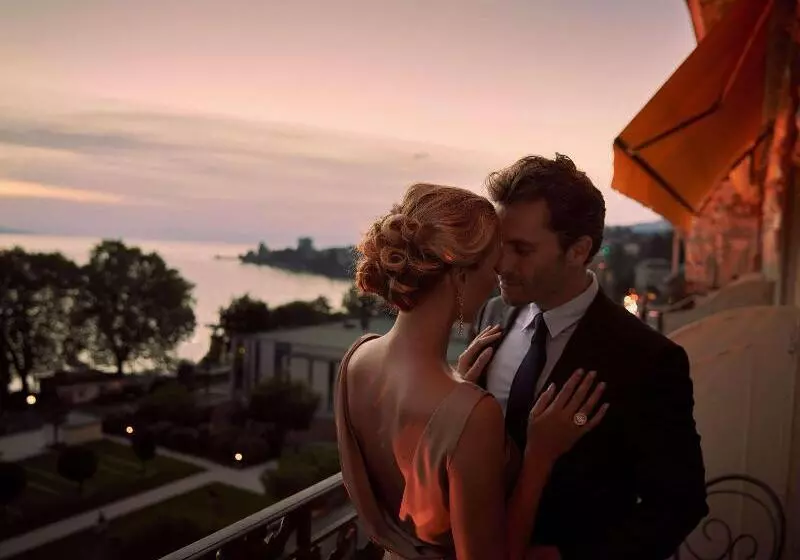 اتاق استاندارد با چشم‌انداز دریاچه, Fairmont Le Montreux Palace