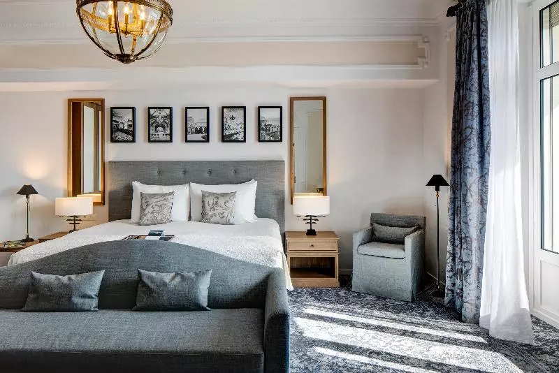 Suite with lake view, Fairmont Le Montreux Palace
