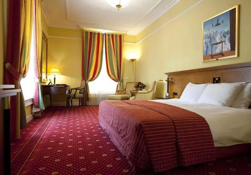 اتاق استاندارد با چشم‌انداز شهر, Fairmont Le Montreux Palace
