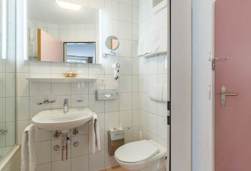 Pokój Standard Trzyosobowy, Drei Könige