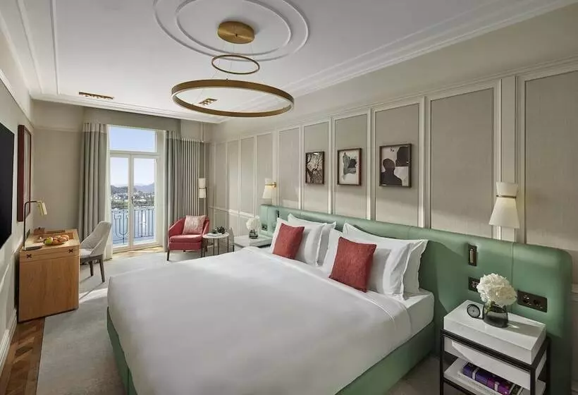Superior room with lake view, Mandarin Oriental Palace, Luzern