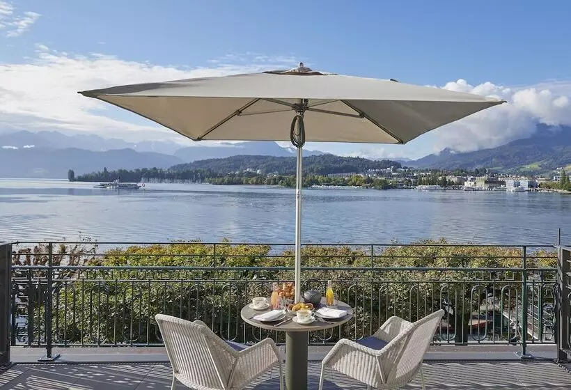 Superior room with lake view, Mandarin Oriental Palace, Luzern