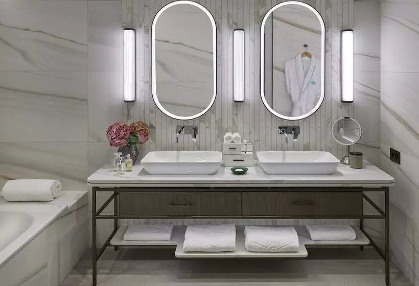 湖の見えるジュニアスイート, Mandarin Oriental Palace, Luzern