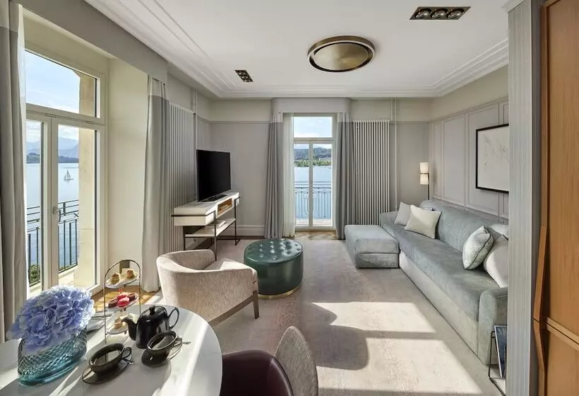 Suite with lake view, Mandarin Oriental Palace, Luzern