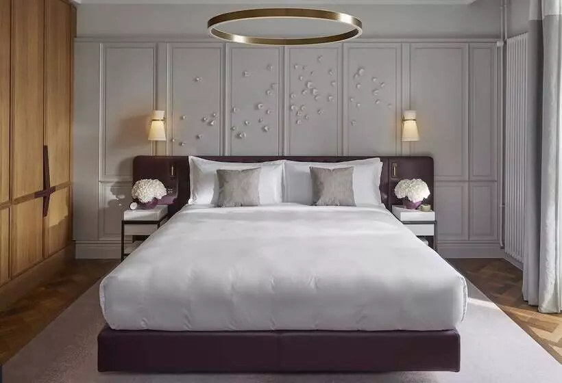 Suite with lake view, Mandarin Oriental Palace, Luzern