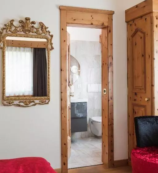 Cameră Superioară, Nolda