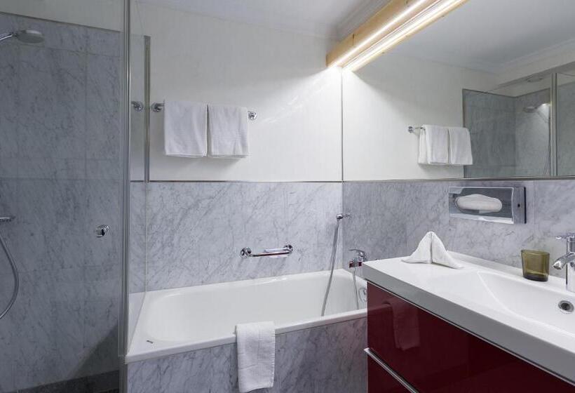 חדר משפחתי, Nolda