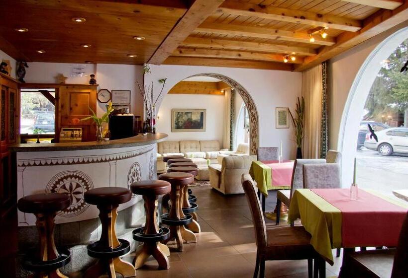 חדר דלוקס, Nolda