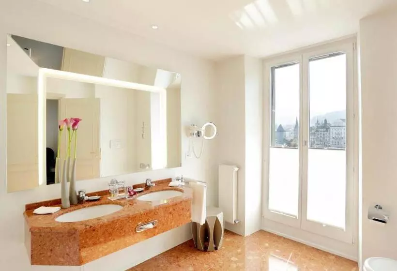 Habitació Deluxe Vista Llac, Schweizerhof Luzern