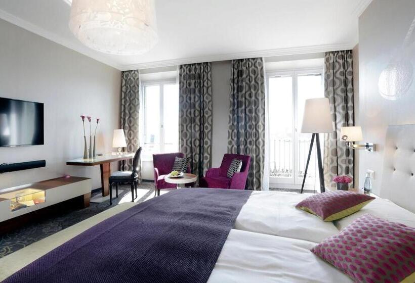 اتاق لوکس با چشم‌انداز دریاچه, Schweizerhof Luzern