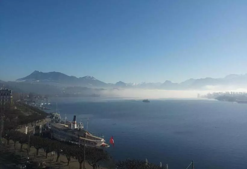 Habitació Deluxe Vista Llac, Schweizerhof Luzern