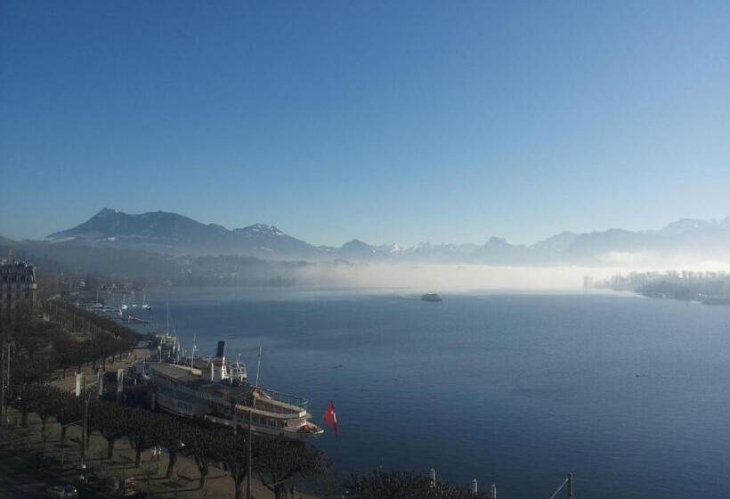 豪华三人间, Schweizerhof Luzern