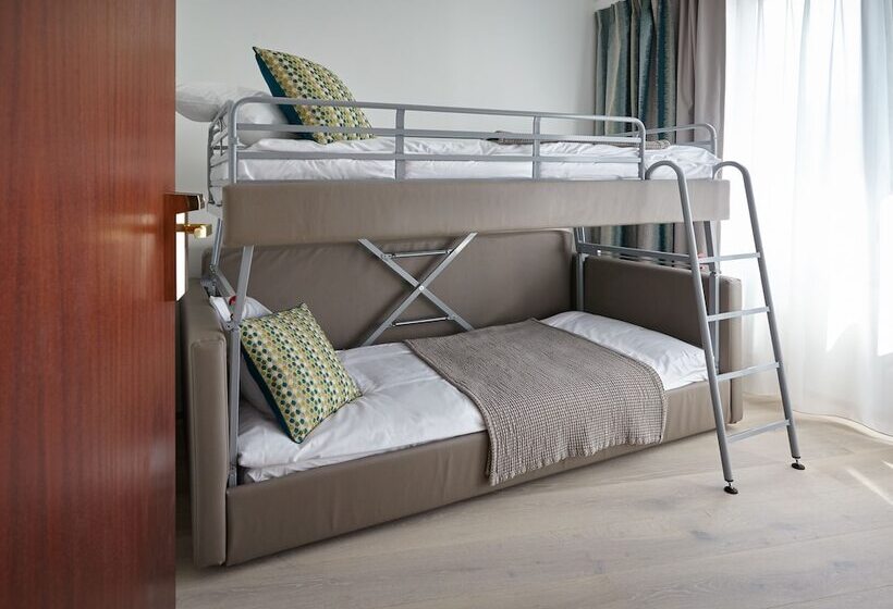 اتاق خانوادگی, Suisse