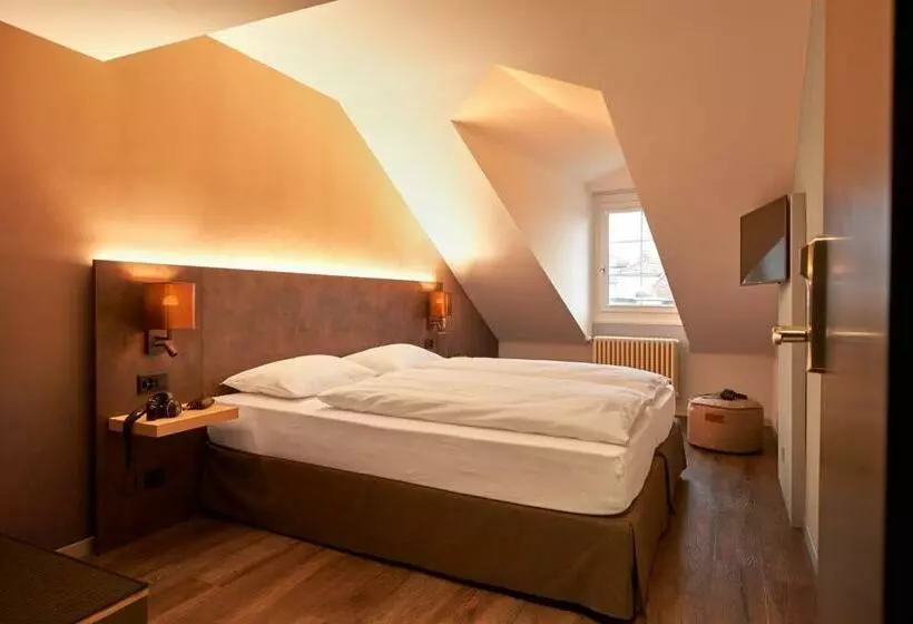 اتاق استاندارد, The Hey Hotel