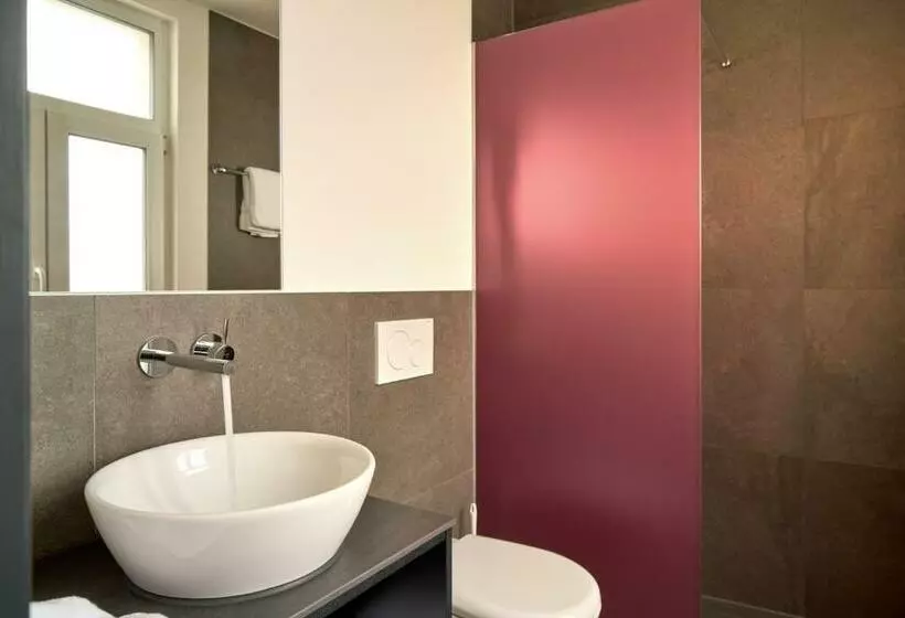 اتاق استاندارد, The Hey Hotel
