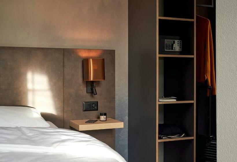 Номер Стандарт, The Hey Hotel