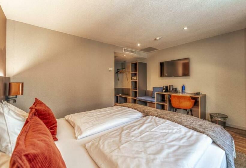 Standardrum, The Hey Hotel